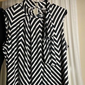Worthington Black & White sleeveless blouse